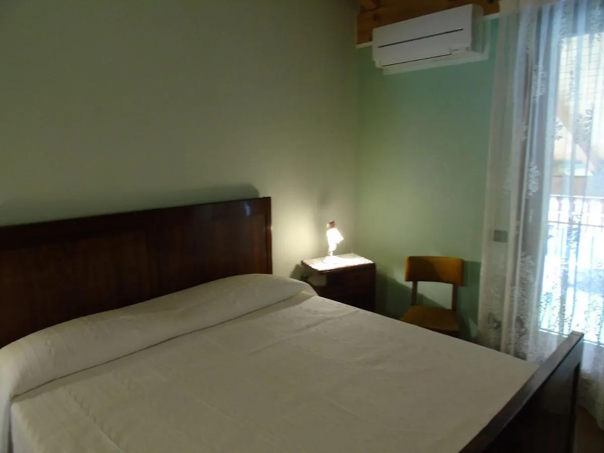 B&B Ai Cipressi Местрино Италия
