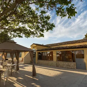 https://ercole-d-cafeo-affittacamere.sicilyhotelsitaly.net